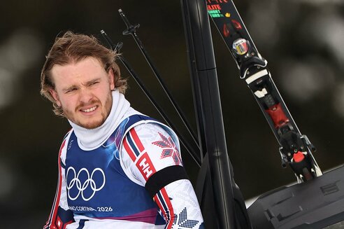 スキー】ノルウェー選手が金メダル逃し…雪山へ〝失踪〟 実況アナ「独り