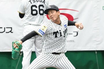 ブルペンで投げ込んだ阪神・伊原陵人.jpg