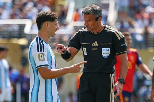ベスト4進出！！【W杯応援CP】アルゼンチン代表24ホーム アルゼンチン W杯決勝の再戦要求に6万人超が署名「主審がわいろを