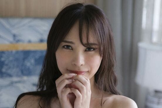 比留川マイの写真集「Mailani」から