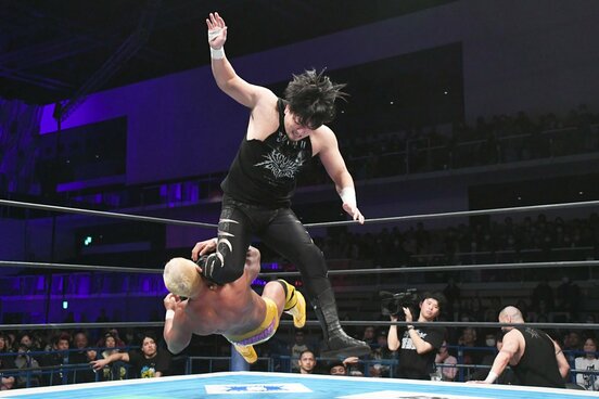 長岡大会初日は、本間朋晃(下)を地獄の断頭台で葬った成田蓮