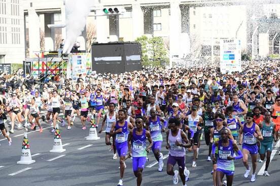 東京マラソン2026のスタートシーン