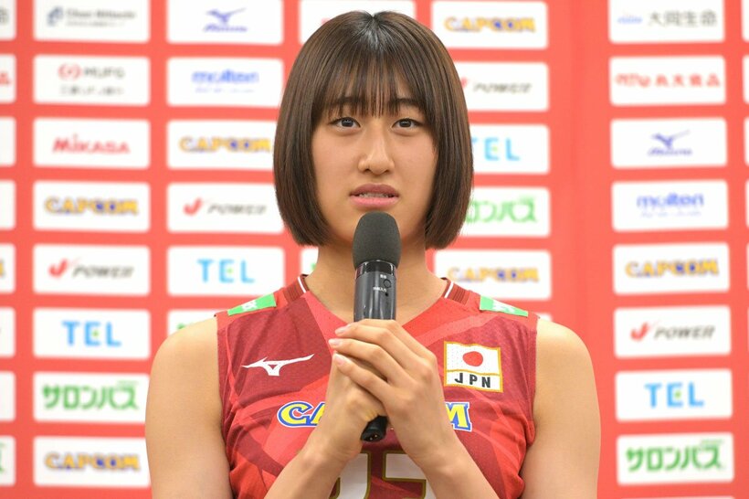 始動会見に臨んだ秋本美空