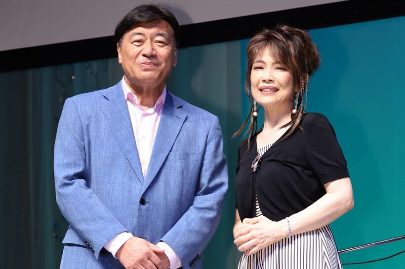 石田重廣社長（左）と保科有里
