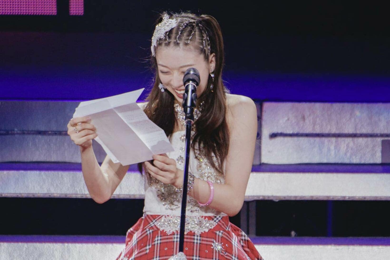 新庄監督からの手紙を読んで号泣する牧野真莉愛（提供写真）