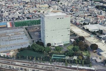 川崎市中原区にある富士通本社（GoogleEarthから）