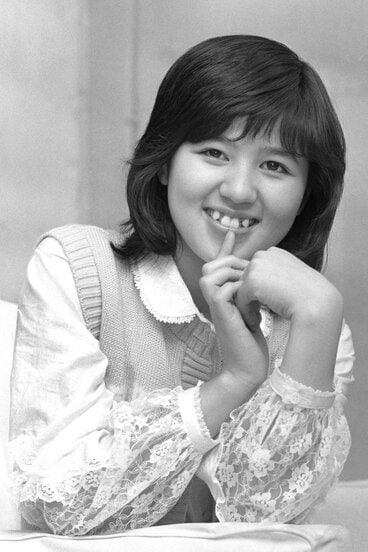 石野真子