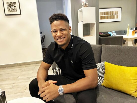 阪神入団が決まったダウリ・モレッタ（球団提供）