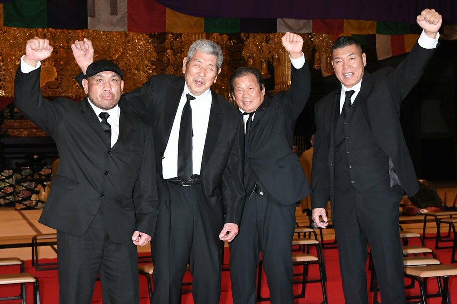 猪木さん四十九日法要に参列した（左から）藤田和之、坂口征二氏、藤波辰爾、小川直也氏