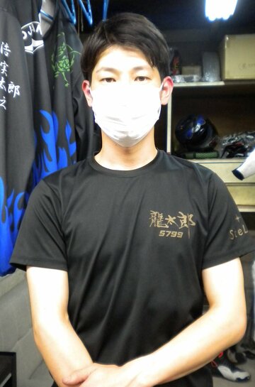  連勝を４に伸ばした青木隆浩