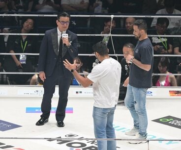榊原信行CEO（左）とホベルト・サト・ソウザ（中 ） クレベル・コイケ(右)