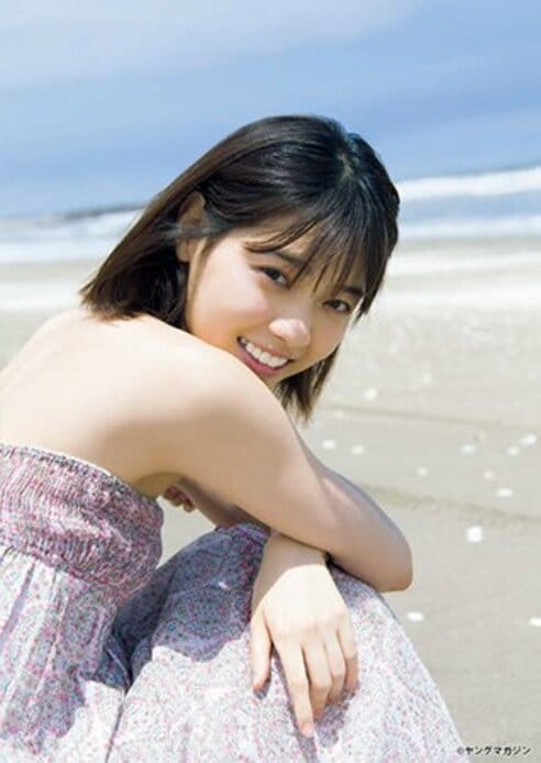 乃木坂・西野七瀬 チューブワンピース姿で美白肌を披露 | 東スポWEB