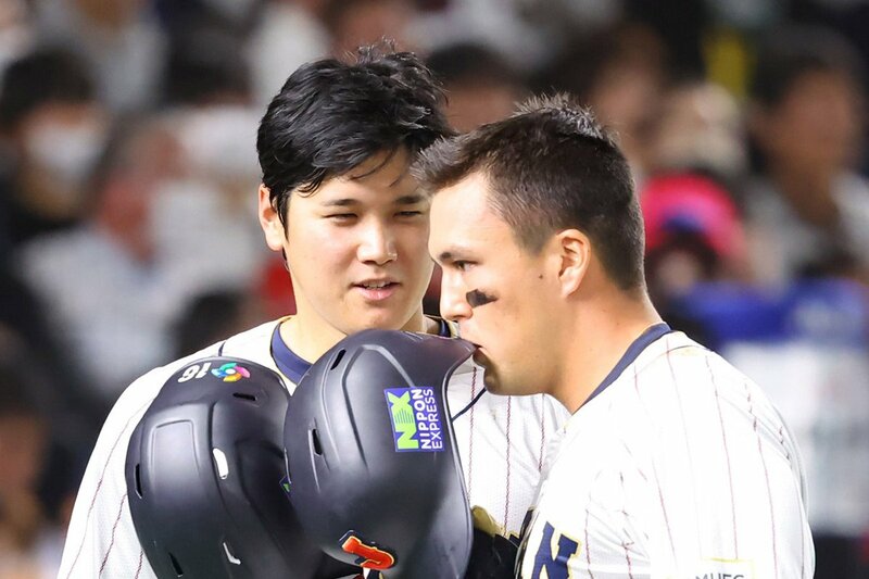 大谷翔平（左）とヌートバー