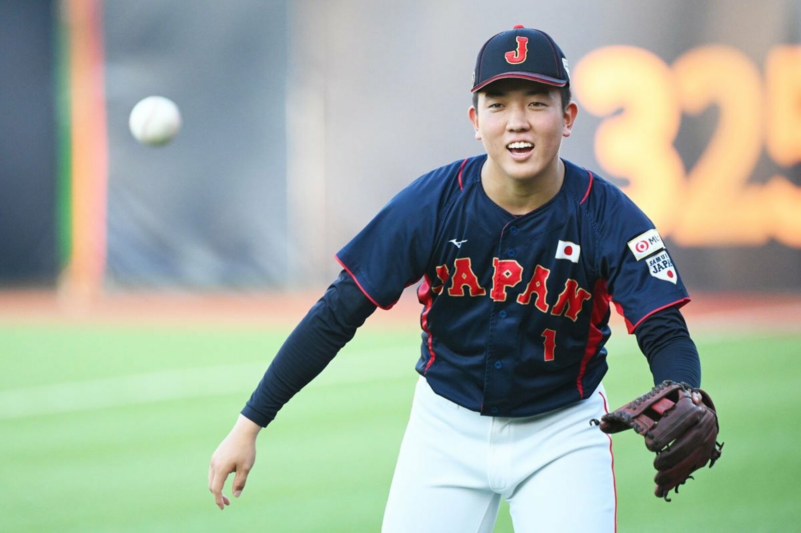 試合前、元気な姿で練習した広陵・小林隼翔