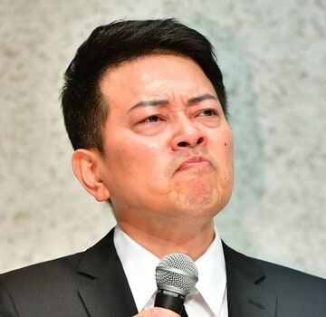  渋い表情の宮迫