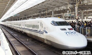  東海道新幹線７００系が引退したことで、喫煙席が鉄道界から消えました