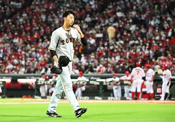  マウンドを降りる巨人・直江（東スポWeb）