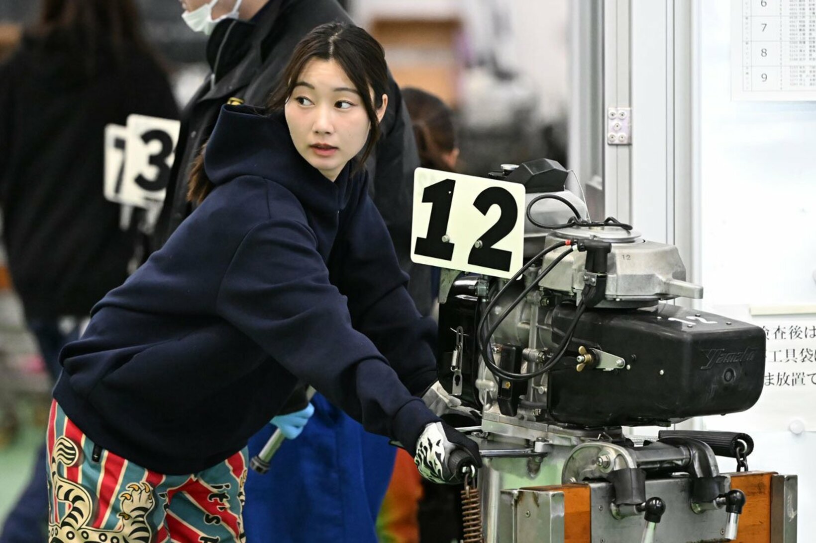 前検で12号機を調整する武井莉里佳