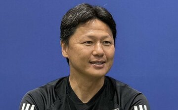 受けて立つ日本代表の大岩監督