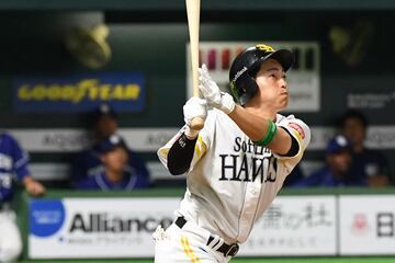 現役時代、交流戦でソロ本塁打を放った釜元さん（２０１９年）