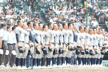 横手を下し、２回戦突破を果たした敦賀気比ナイン