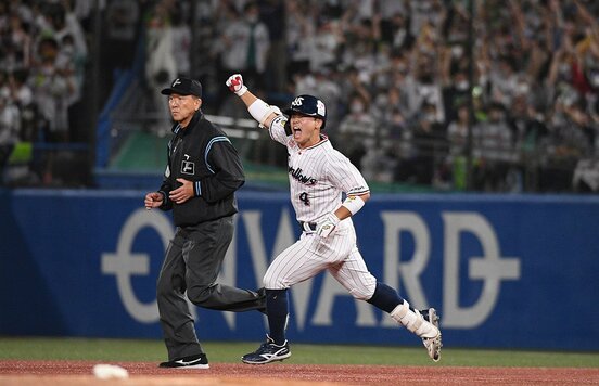 決勝打を放ったヤクルト・丸山和郁