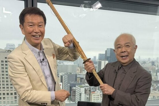 森田健作の番組に出演する小堺一機(右)
