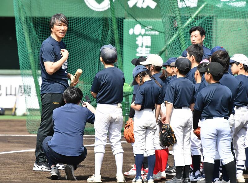 松井秀喜氏が野球教室で柵越え　子どもたちから「すげぇ」と驚きの声 | 記事 | 東スポWEB