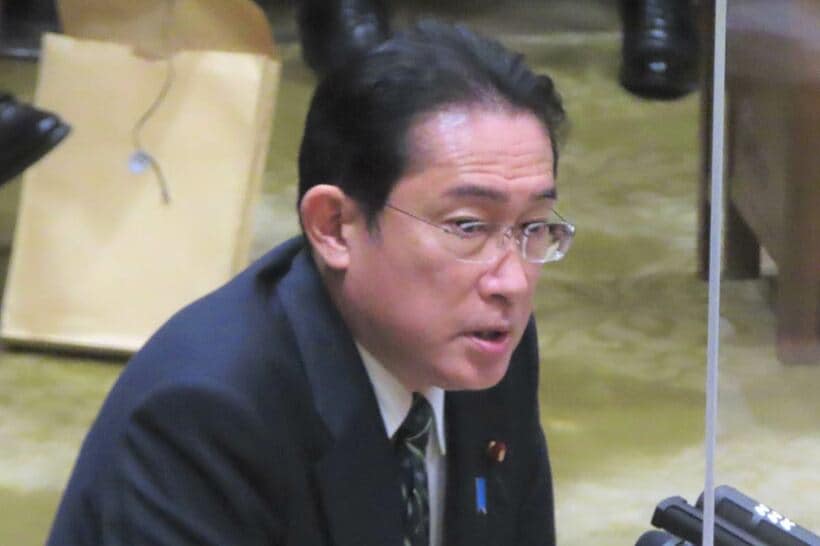 参院予算委で答弁する岸田文雄首相