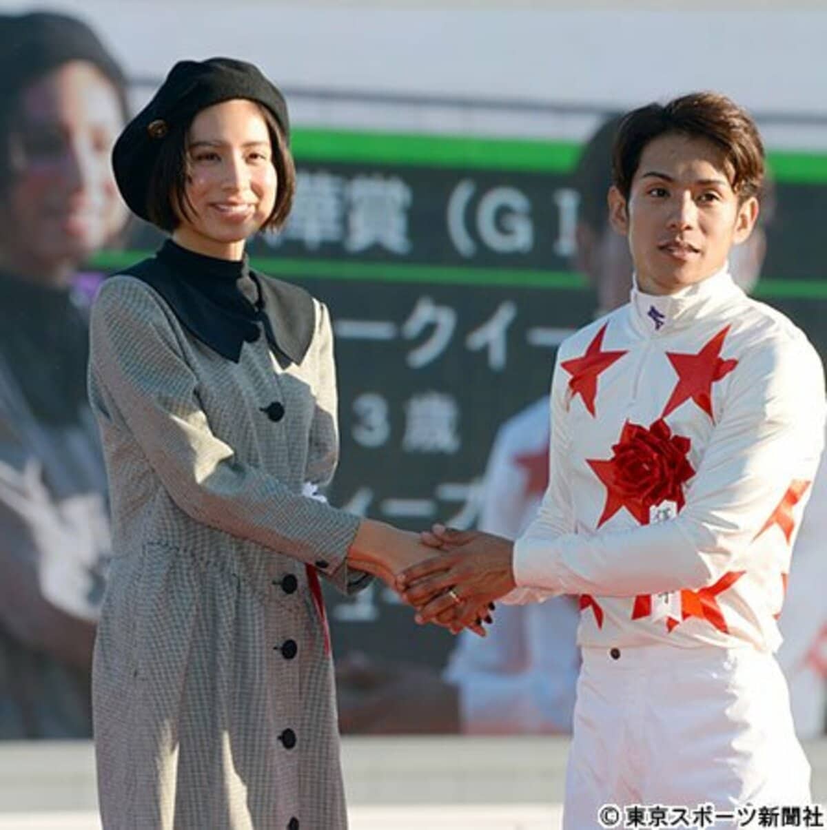 テレスコヴィッチ「競馬場」リトグラフ49/95額56×74.5絵37×55cm テレスコヴィッチ「競馬場」リトグラフ49/95額56×74.5絵37×55cm 【公式