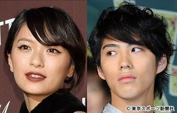 榮倉奈々（左）と賀来賢人