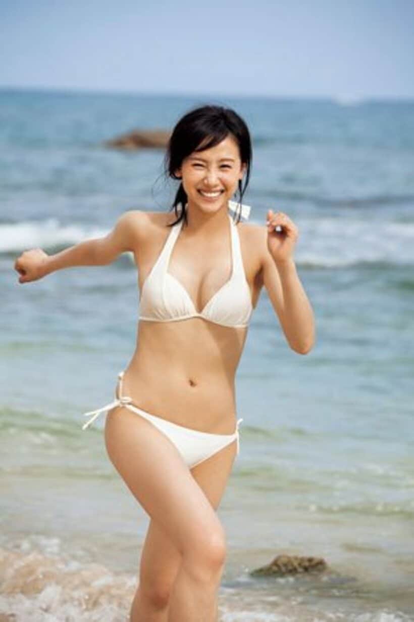 「週刊ビッグコミックスピリッツ４９号」の表紙と巻頭グラビアを飾った海老沼さくら（Ｃ）小学館・週刊ビッグコミックスピリッツ