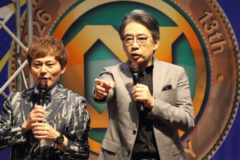 トークショーに登場した生瀬勝久(右)とＭＣの永島知洋