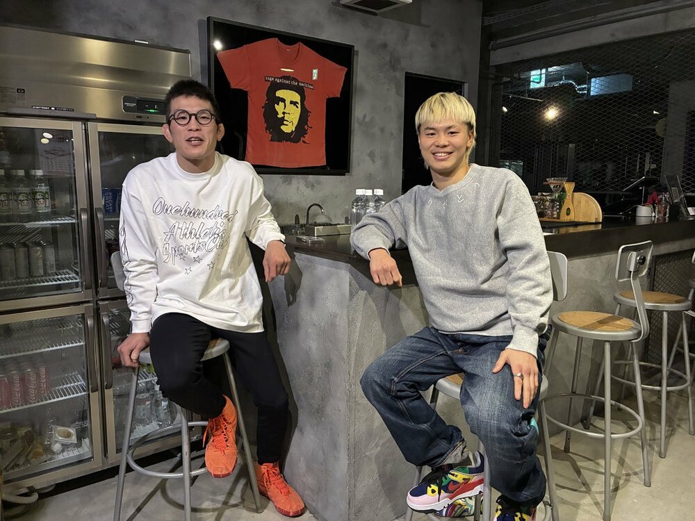 なぜか那須川天心(右)と交流がある青木真也
