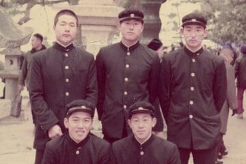 チームメートと宮島へ。後列中央が筆者