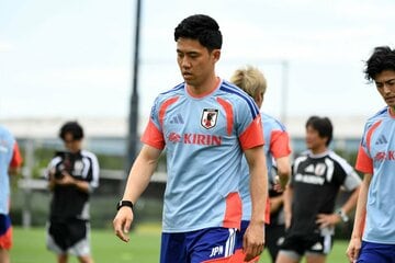 別メニュー調整を続ける遠藤