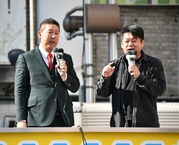  左から立花氏、堀江氏（東スポWeb）