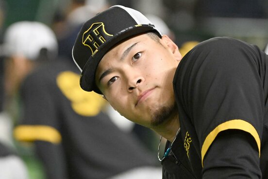 試合前の阪神・佐藤輝