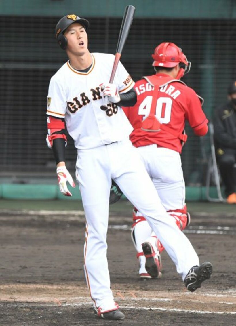  無安打に終わった巨人・秋広