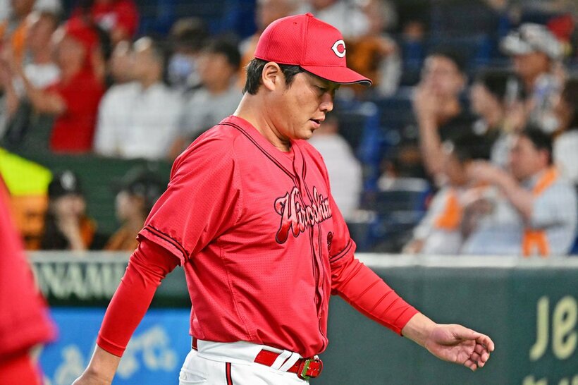 今季は例年上に苦しい戦いを強いられている広島・新井監督