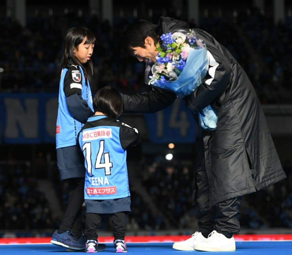 写真：中村憲剛 娘の〝フェイント〟に翻弄される フォロワー「可愛すぎ