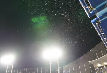  国立競技場から神宮球場に飛来した風船