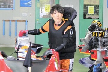 松井洪弥