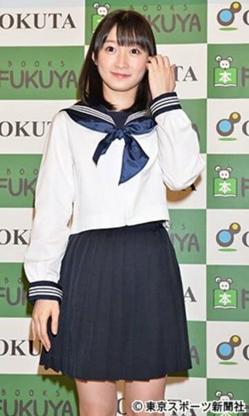 制服姿でイベントに登場した「Ｊｕｉｃｅ＝Ｊｕｉｃｅ」の宮本佳林