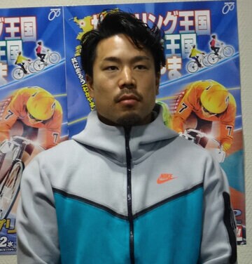  いつも通りのポーカーフェイスで淡々と古性優作がレースを推し進める(東スポWeb)