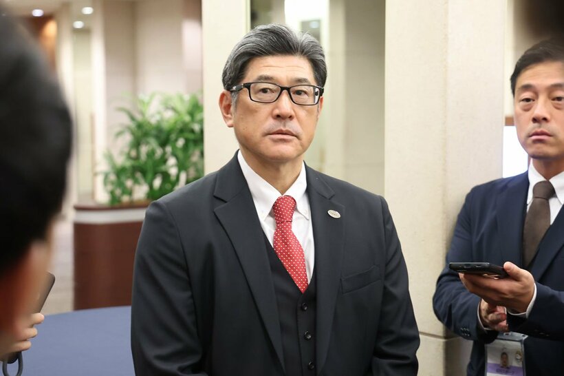 スタッフミーティングに出席した新任の巨人・石井琢朗二軍監督