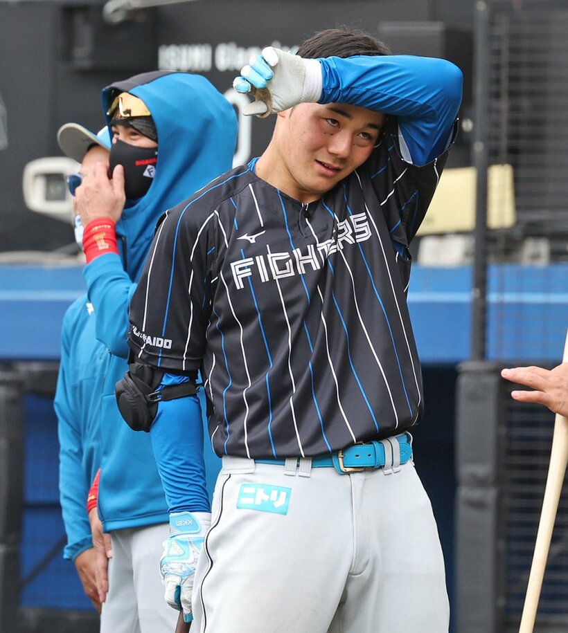  新庄監督(左奥)の言葉で尻に火がついた？日本ハム・清宮（東スポWeb）