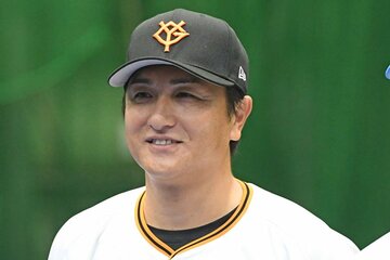 ユニホーム姿で野球教室に参加した高橋由伸氏