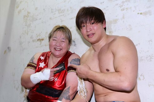 マーベラス】飯伏幸太〝長与還暦祭〟で熱戦 負傷している右脚は「いつ