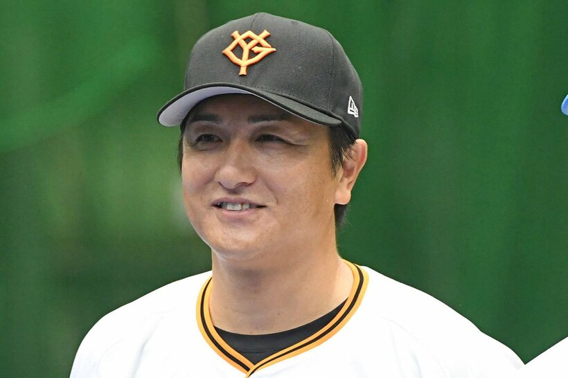 ユニホーム姿で野球教室に参加した高橋由伸氏